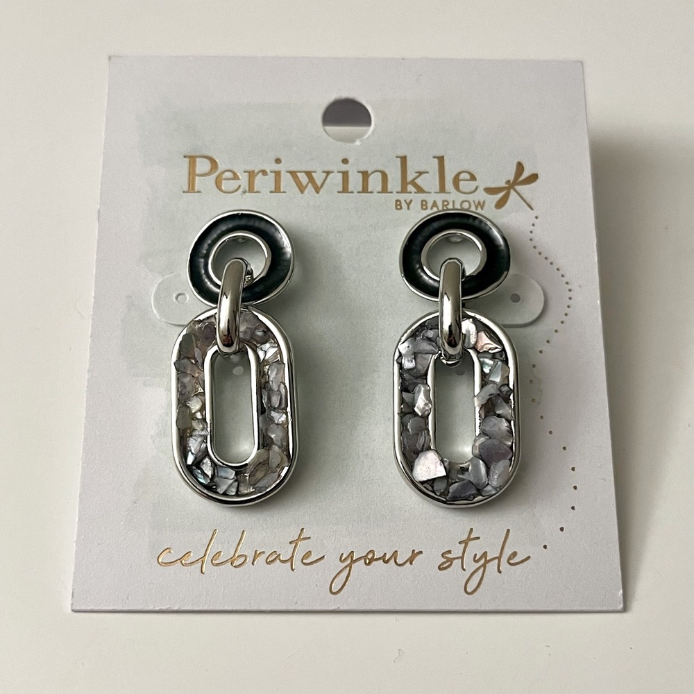 ❤️🔥 Black & silver abalone chip post back dangle earrings